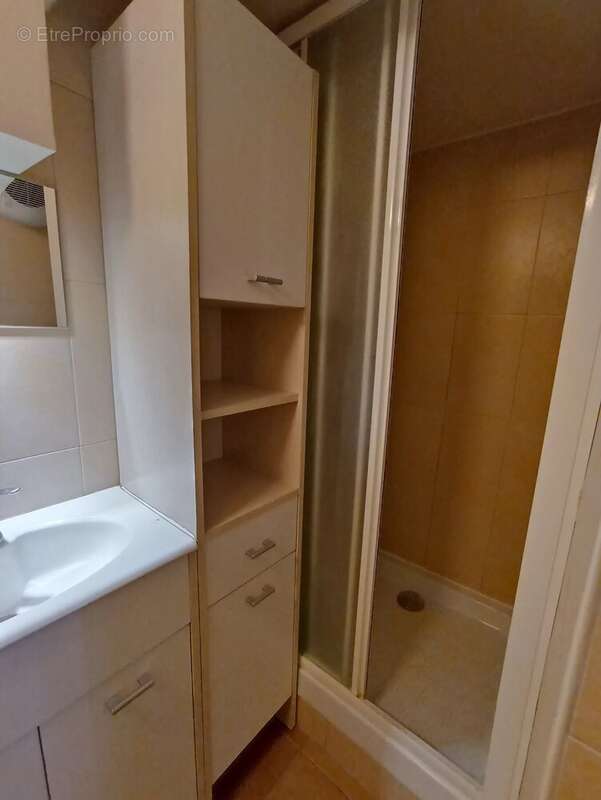 Appartement à SAINT-LAURENT-DU-VAR