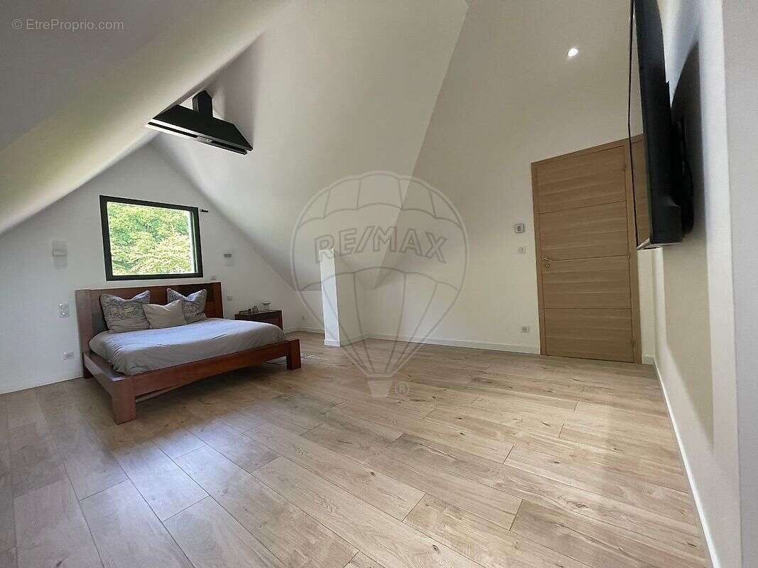 Maison à VAUX-SUR-SEINE