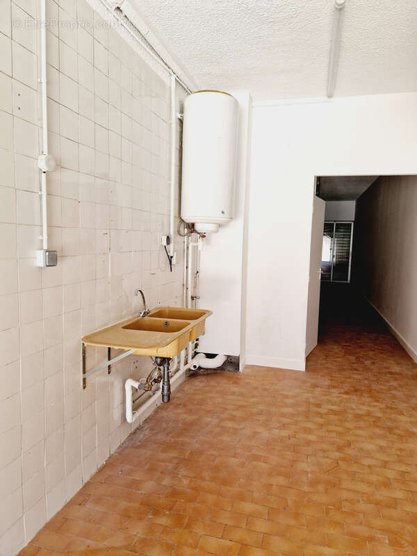 Commerce à GRUISSAN