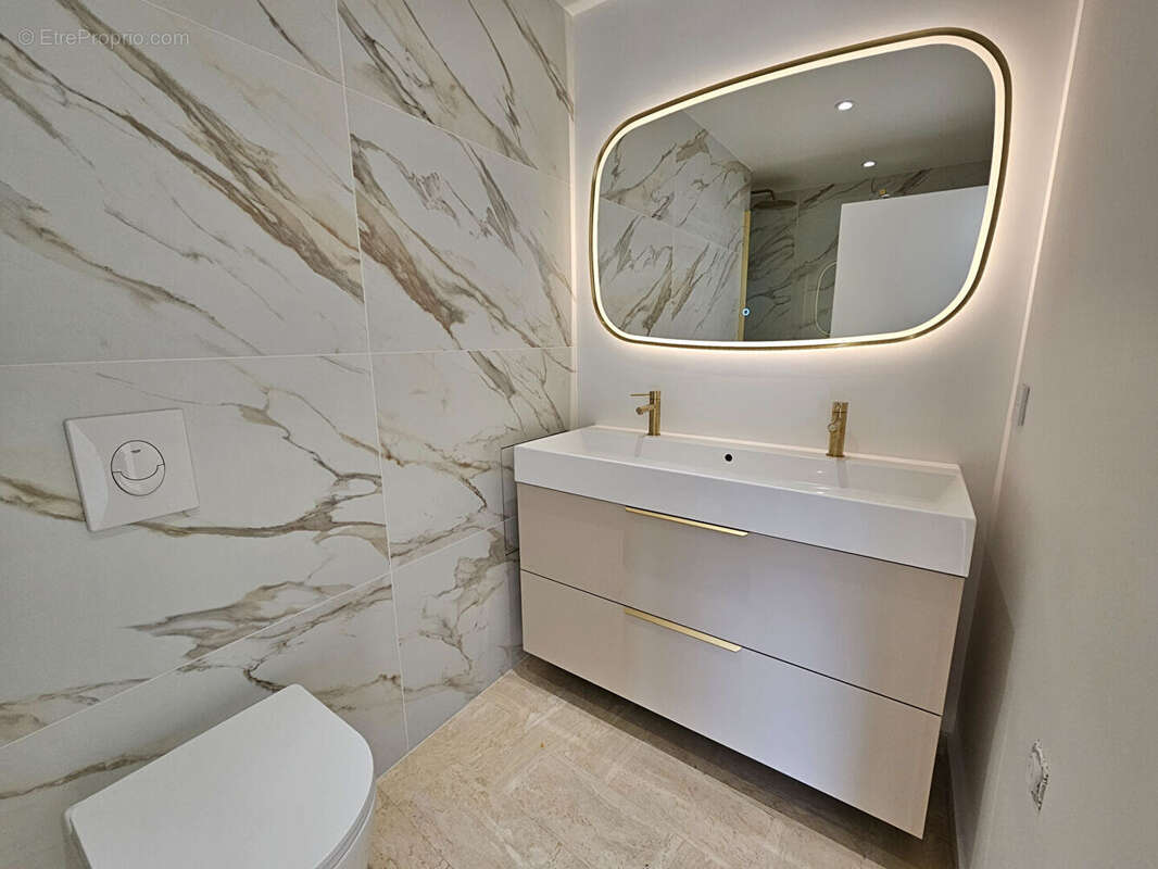 Appartement à MANDELIEU-LA-NAPOULE