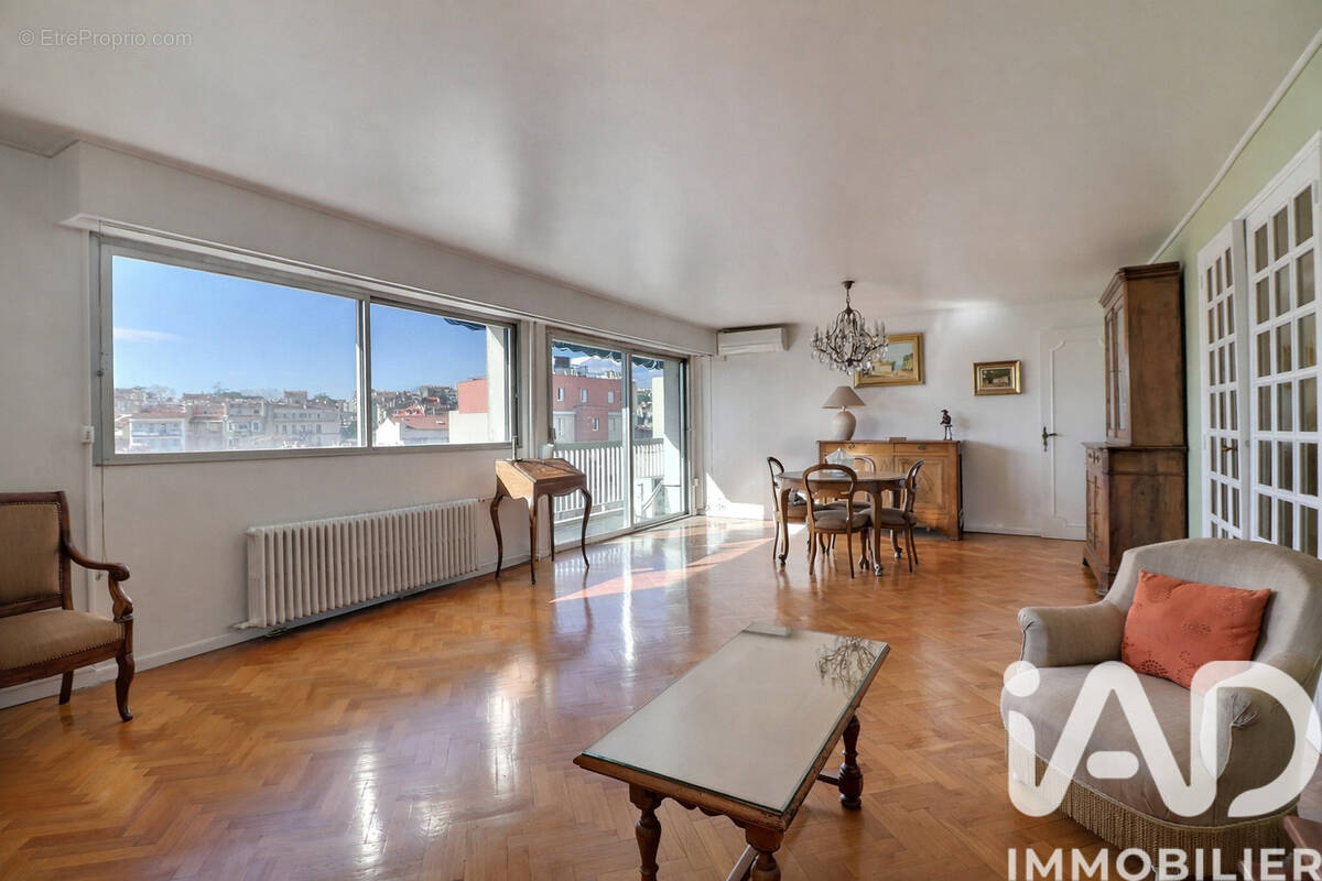 Photo 1 - Appartement à MARSEILLE-4E