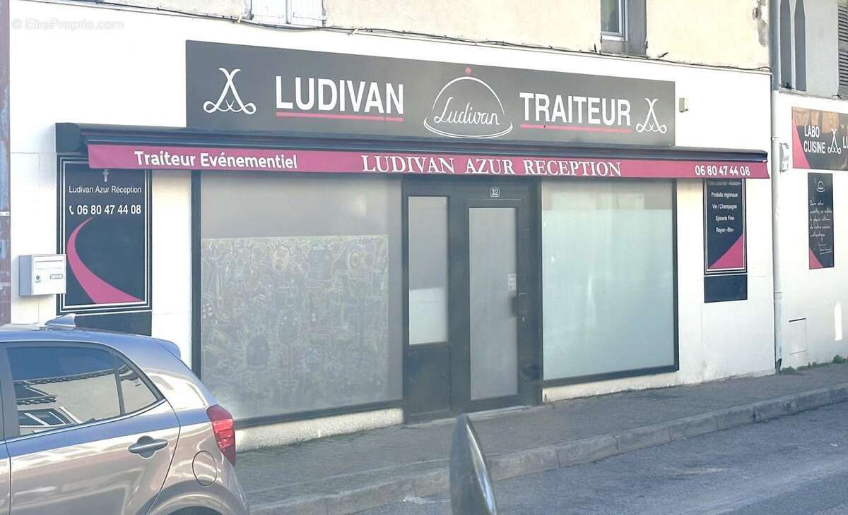 Commerce à CHATEAUNEUF-GRASSE