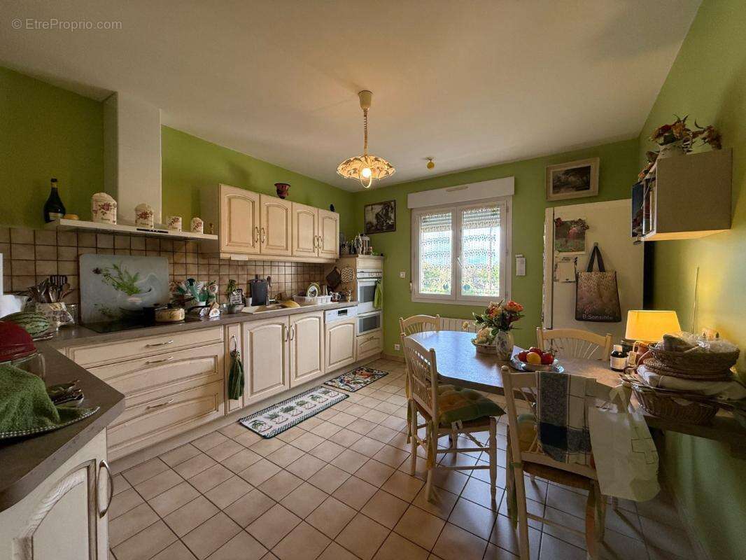 Maison à SAINT-YRIEIX-LA-PERCHE