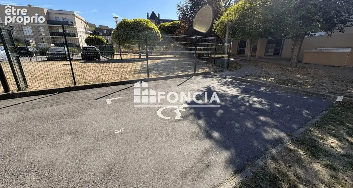 À vendre – grande place de parking pmr – libre - photo 2