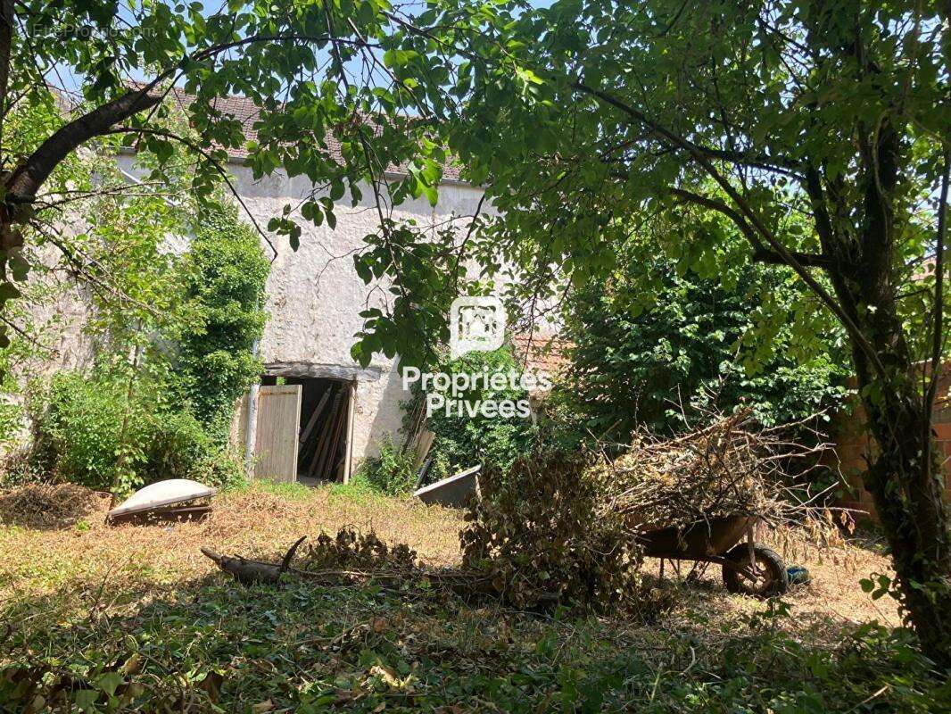 Septeuil centre, gros potentiel ! - photo 12