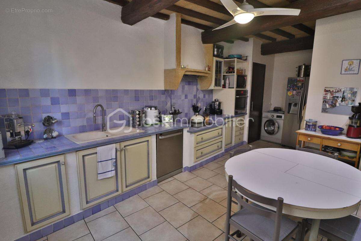 Maison de village R+3 de 169m², 4 chambres, garage, terrasse extérieure - photo 17
