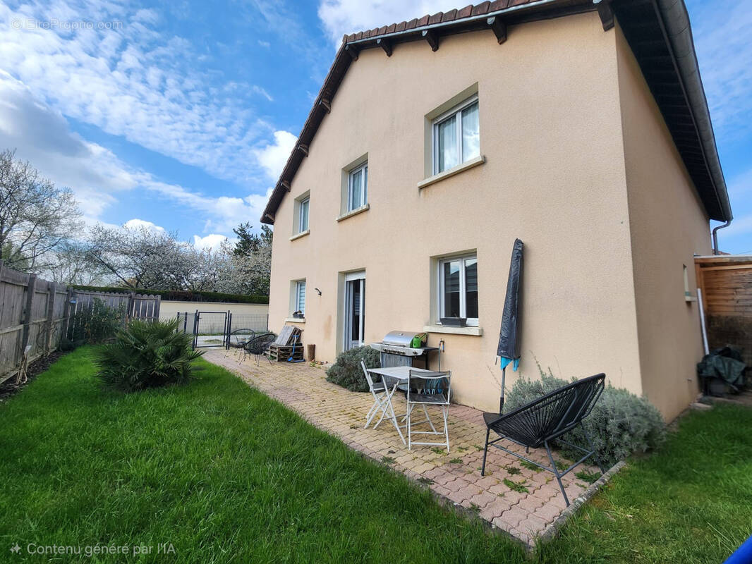 Maison à SAINT-PARRES-AUX-TERTRES