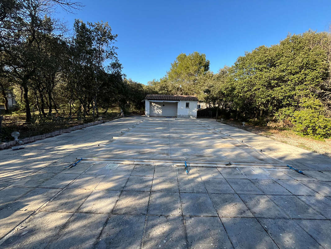 Exclusif  et rare sur le marché! Joli plain pied à Grignan avec piscine et vaste terrain. - photo 3