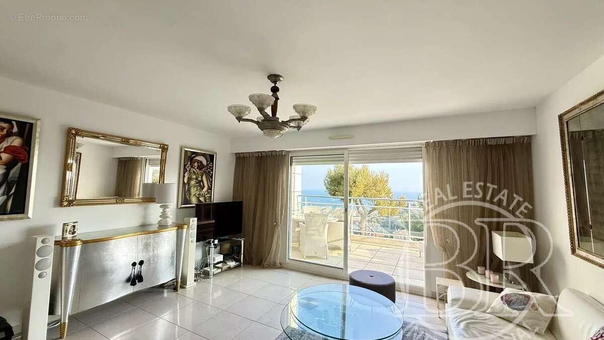 Appartement à ROQUEBRUNE-CAP-MARTIN