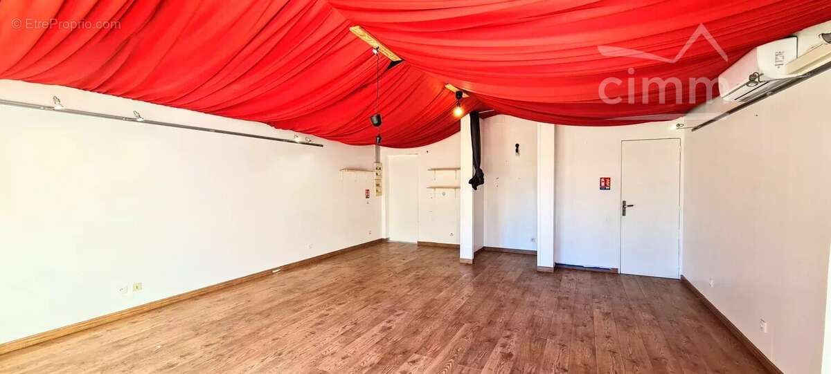 Commerce à SAINT-CYPRIEN