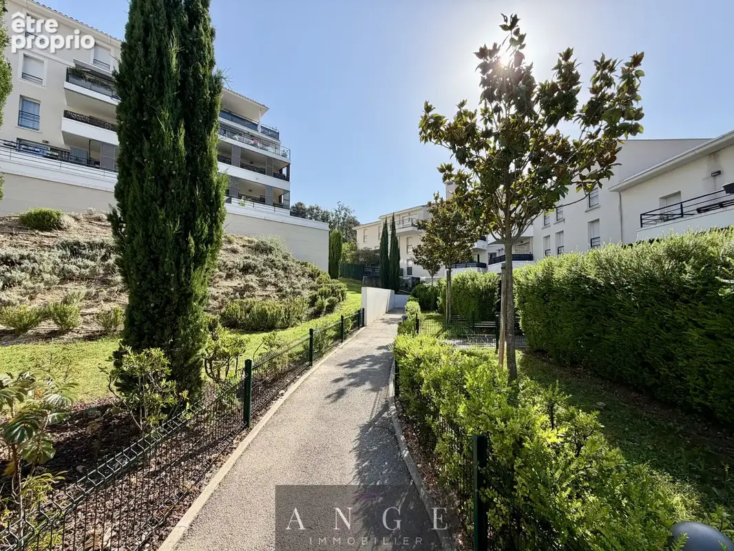 Appartement t3 - 65m2 - terrasse  - résidence standing - piscine - marseille 11 les camoins - photo 10