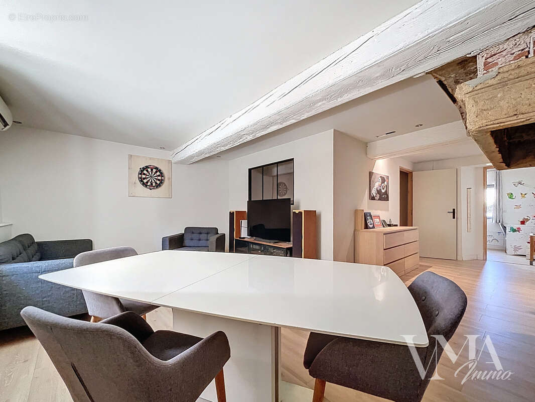 Appartement à SAINT-GENIS-LES-OLLIERES