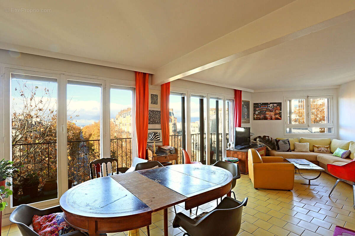 Appartement à PARIS-18E