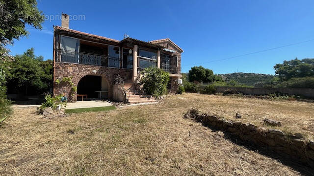 Maison à ROQUEBRUNE-SUR-ARGENS
