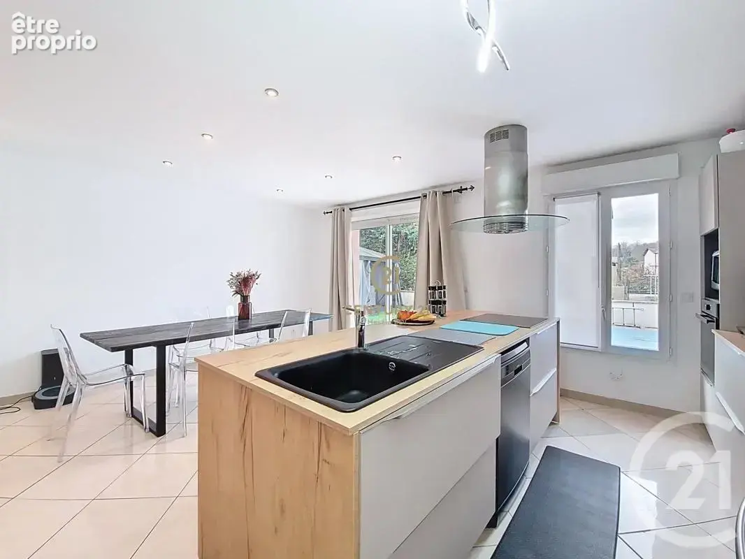 Maison 96 m² à Givors  - photo 7