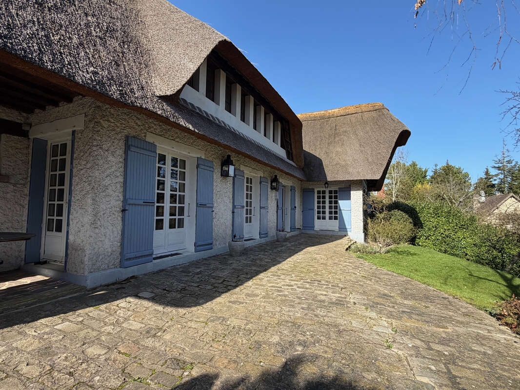 Maison à LA CELLE-SAINT-CLOUD