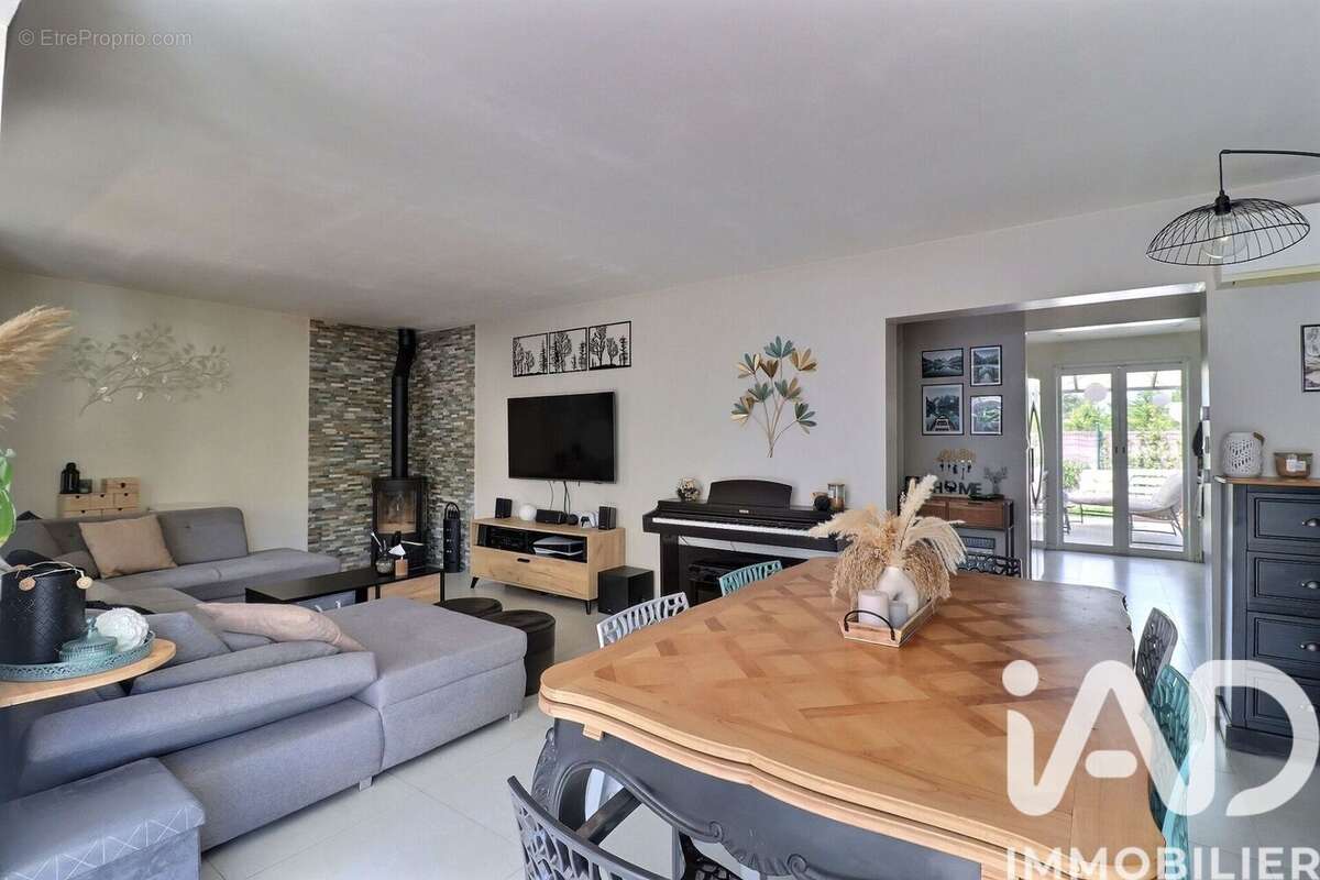 Photo 3 - Maison à ROCBARON