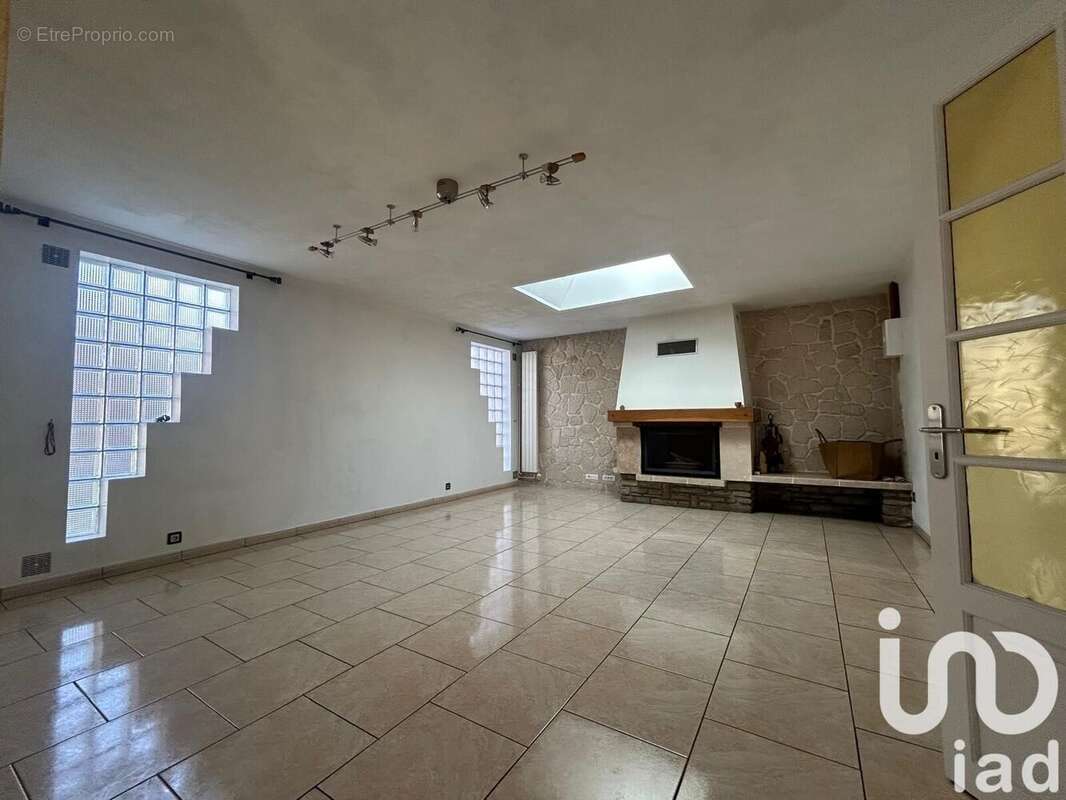 Photo 3 - Maison à VIRY-CHATILLON