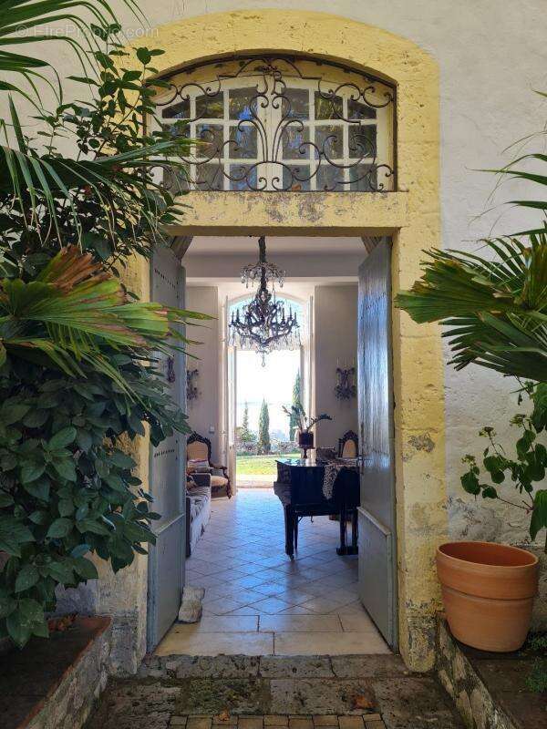 Maison à PORT-SAINTE-MARIE