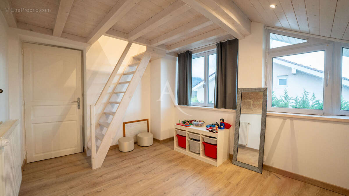 Maison à SAINT-JULIEN-EN-GENEVOIS