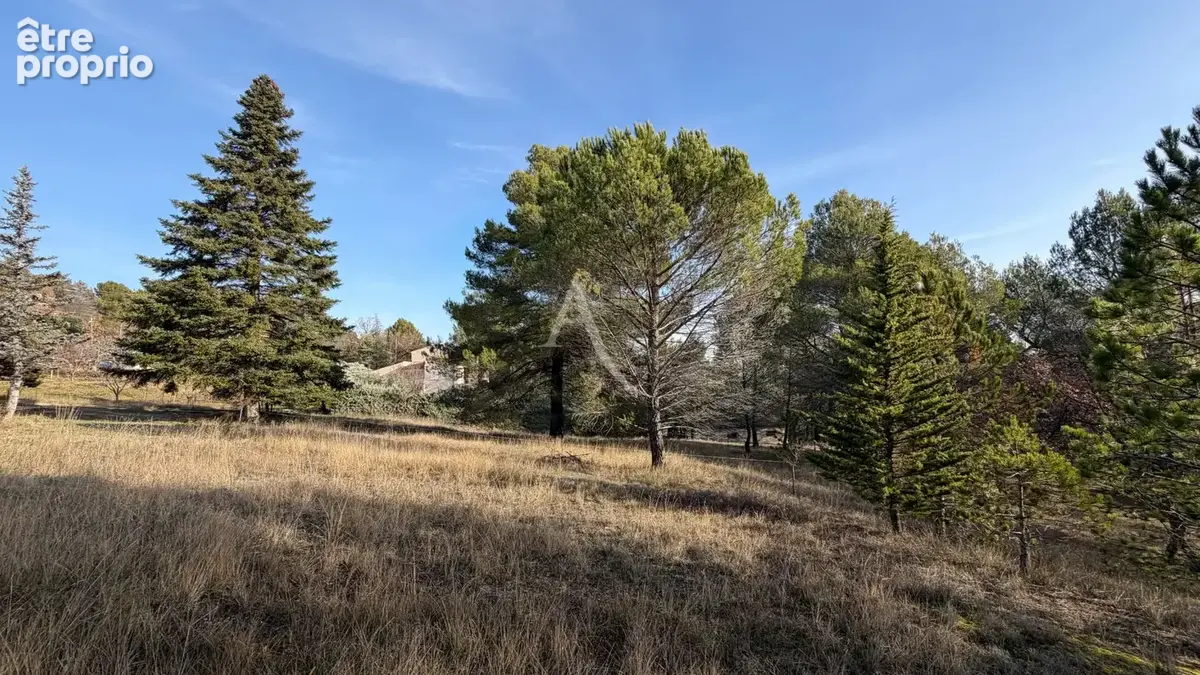 Terrain constructible de 1300m2 a pierrevert - photo 2