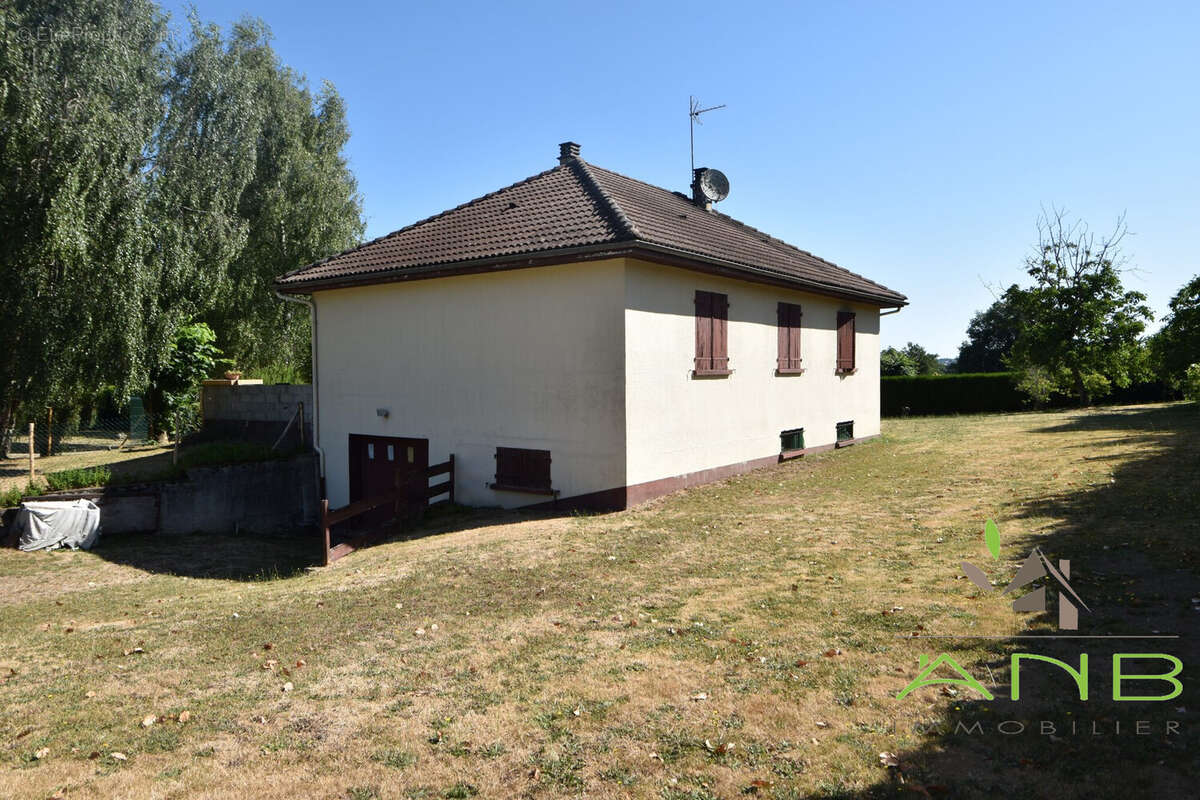 Maison à CHAILLAC-SUR-VIENNE