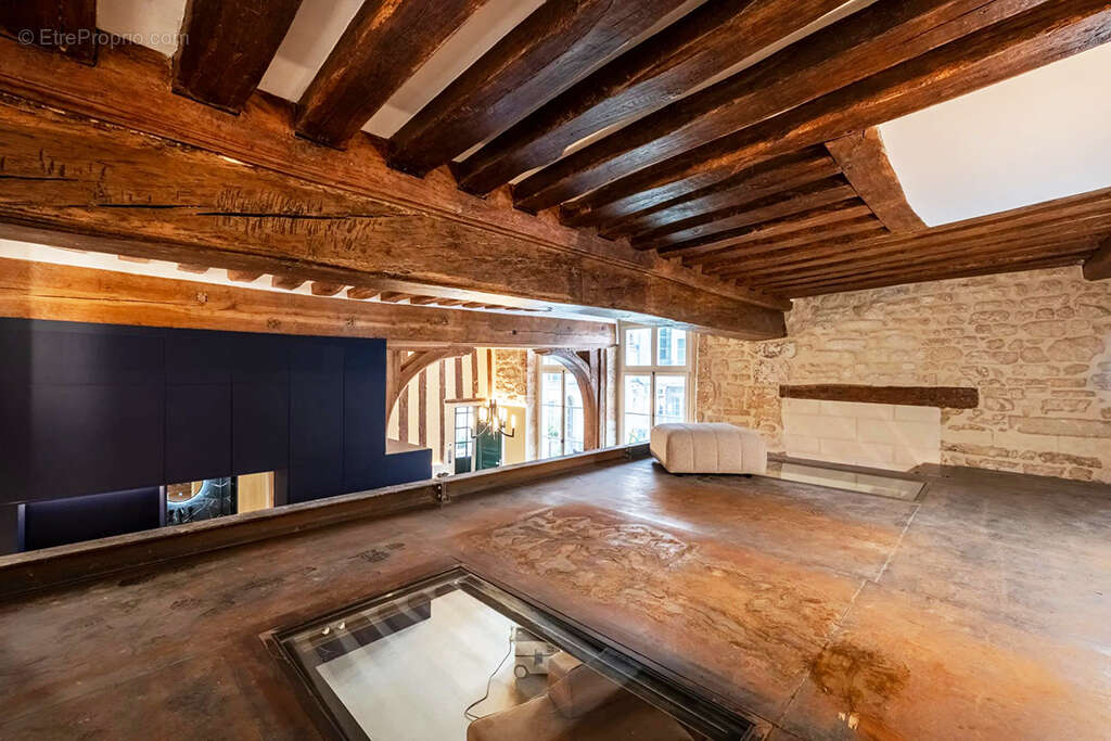 Appartement à PARIS-4E