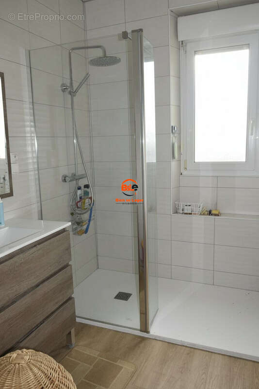 MAISON 4 PIECES A VENDRE - BSLE -Bien Se Loger Ensemble PONTGIBAUD  votre agence de proximité - Maison à SAINT-PIERRE-LE-CHASTEL