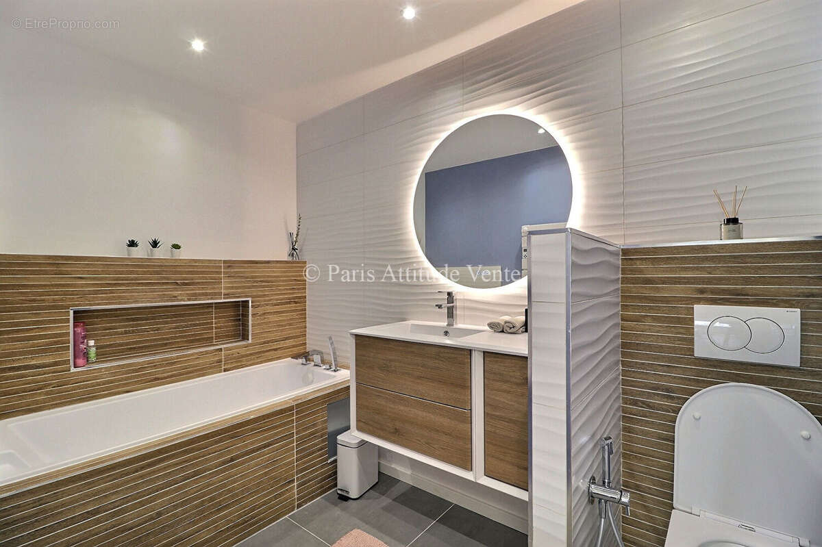 Appartement à COURBEVOIE