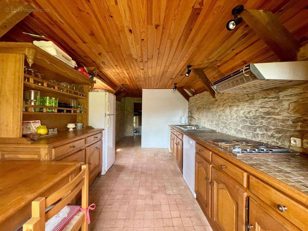 Maison à SAINTE-NATHALENE