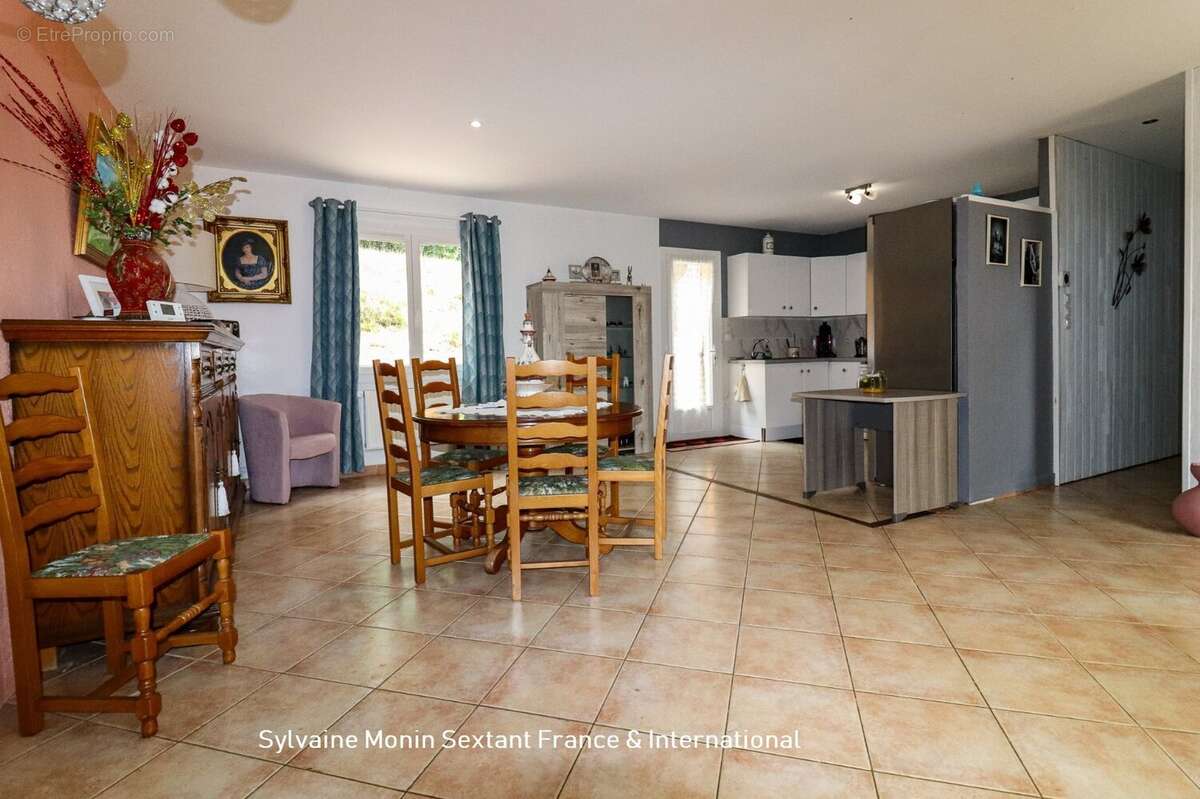 Maison rénovée de plain-pied avec jardin au calme - photo 8
