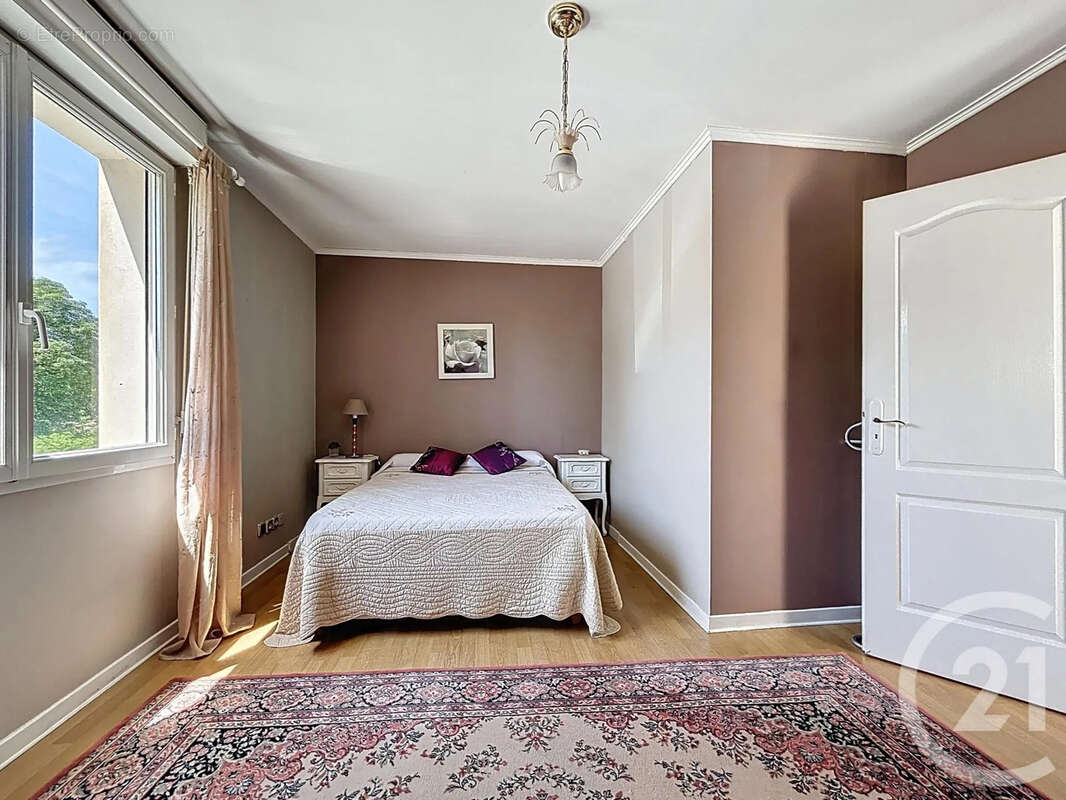 Maison à VERT-SAINT-DENIS