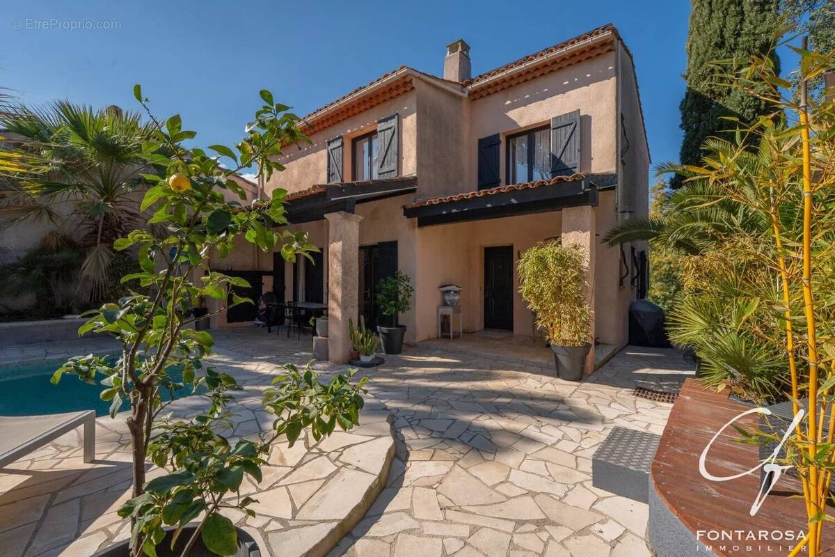 Maison à FREJUS
