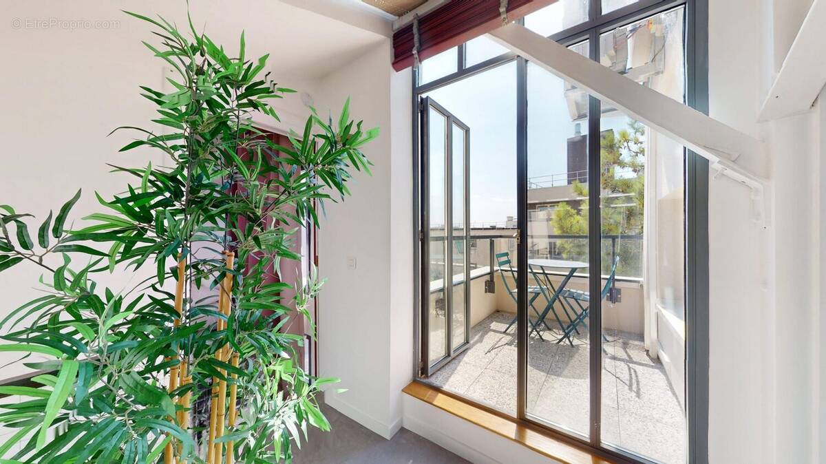 Appartement à PARIS-11E