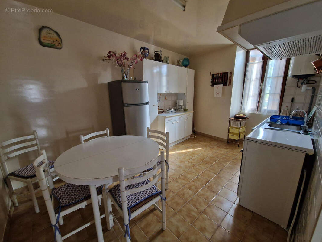 Maison à SAINT-MARTIAL-DE-MIRAMBEAU