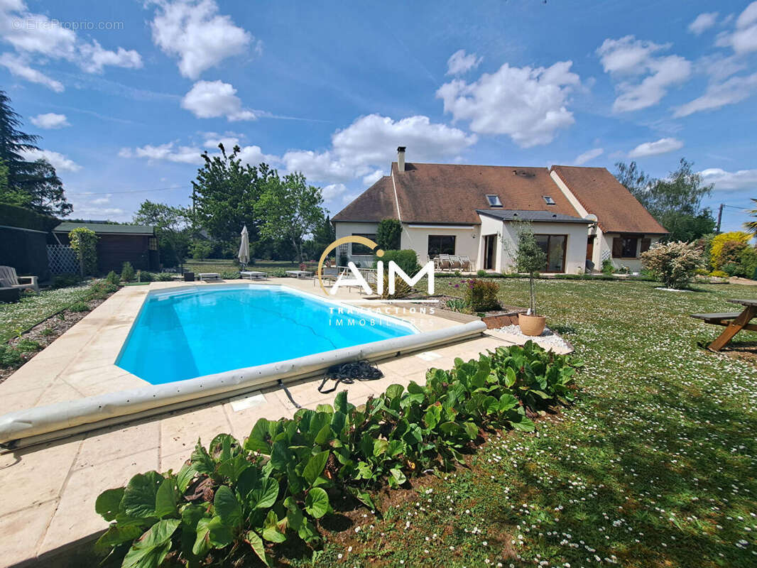 Maison à AZAY-SUR-CHER