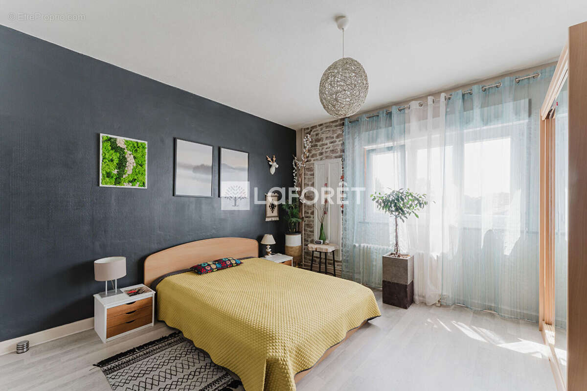 Semi plain pied 223.5 m2, 6ch, jardin, garage, dépendances - photo 10