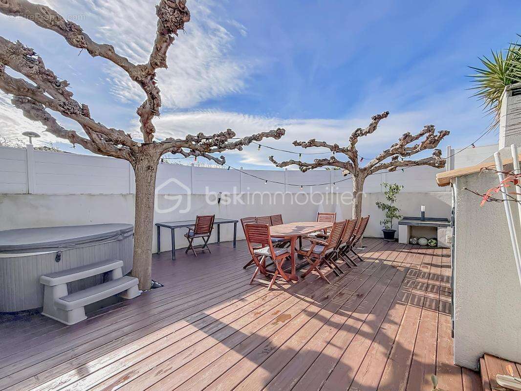 Maison à COURNONSEC