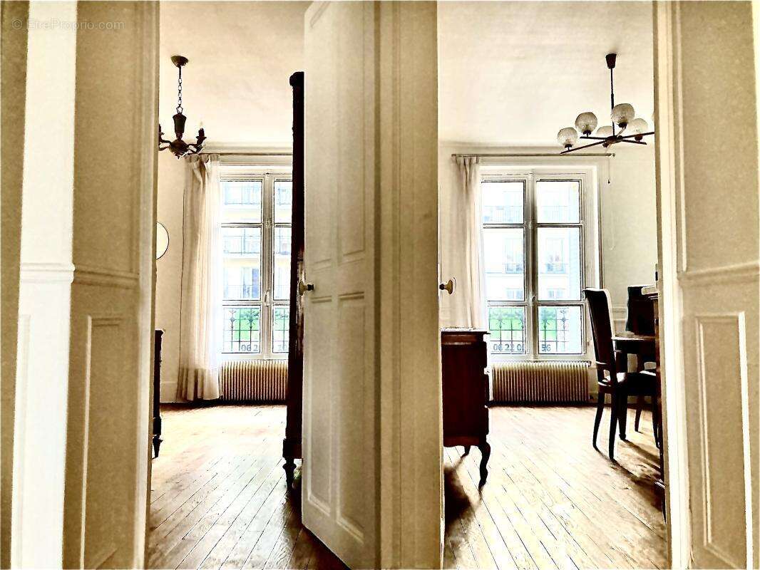 Appartement à CHARENTON-LE-PONT