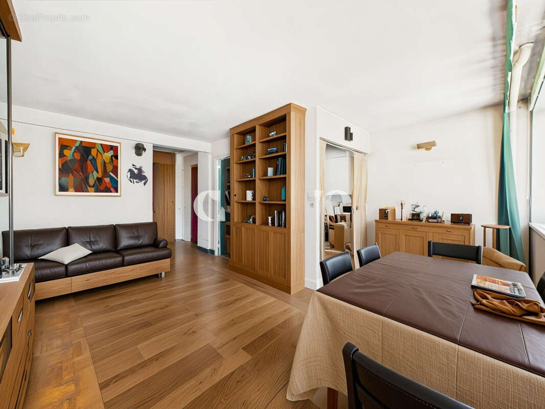 Appartement à PARIS-14E