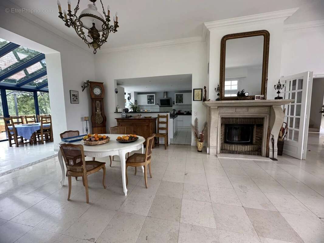 Maison à OINVILLE-SOUS-AUNEAU