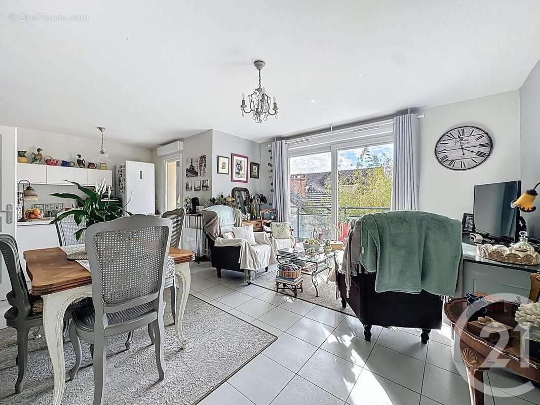 Appartement à SAINTE-SAVINE