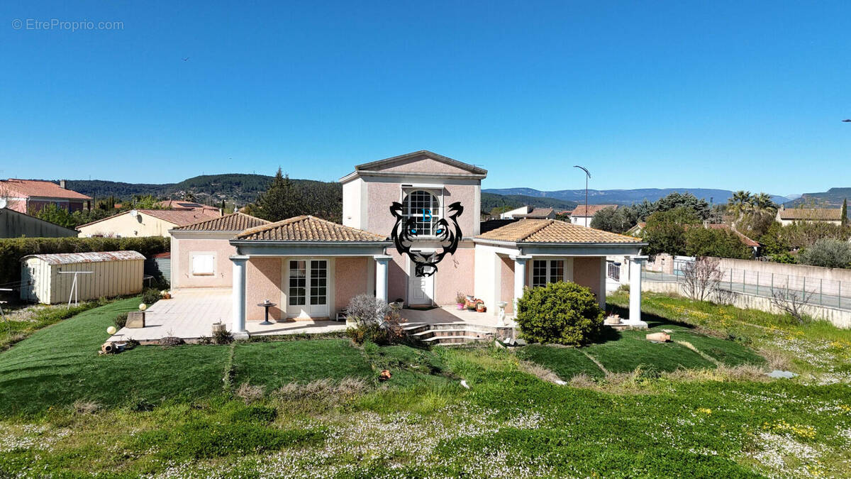 Maison à LE MUY