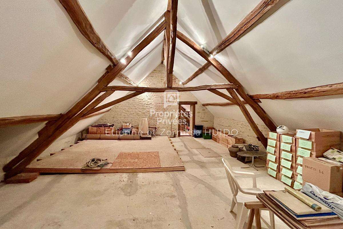 Maison longère La Chapelle Saint Laurian 15 pièce(s) 370 m2 - photo 8