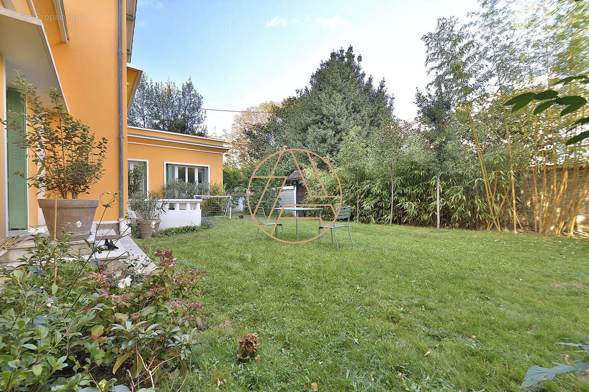 Maison à SAINT-MAUR-DES-FOSSES