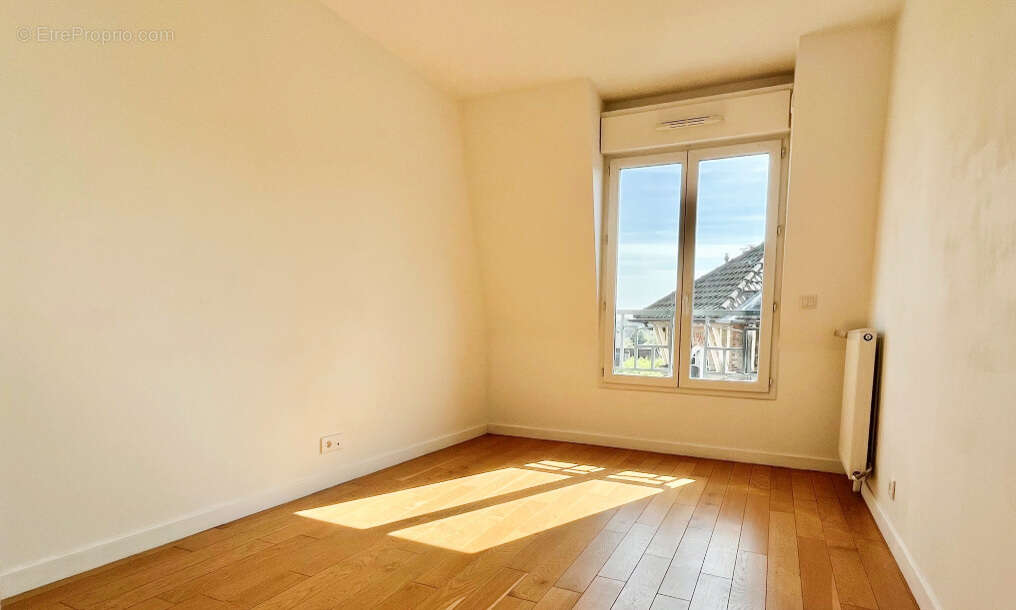 Appartement à SARTROUVILLE