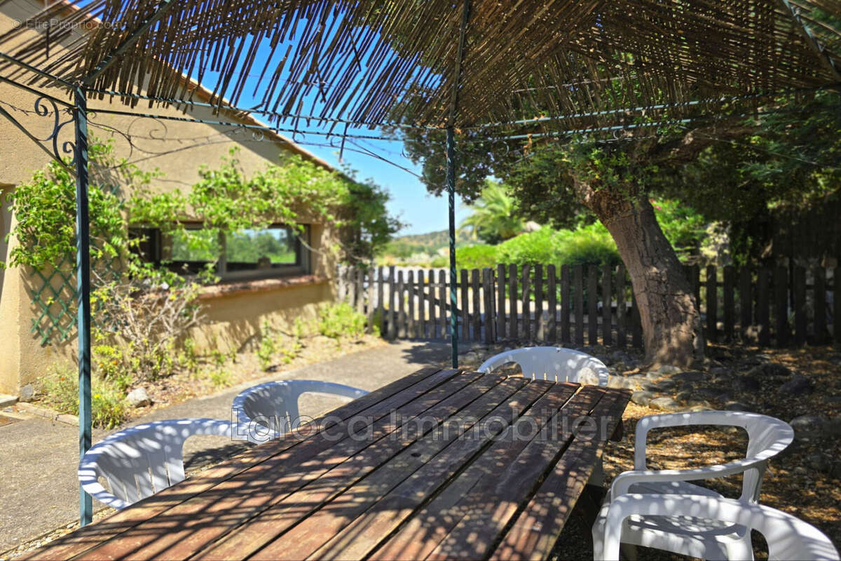 Maison à MONTESQUIEU-DES-ALBERES