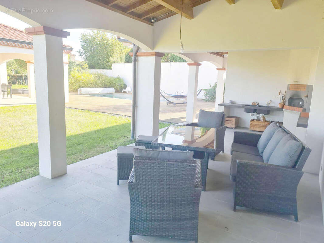 Maison à VEYRE-MONTON