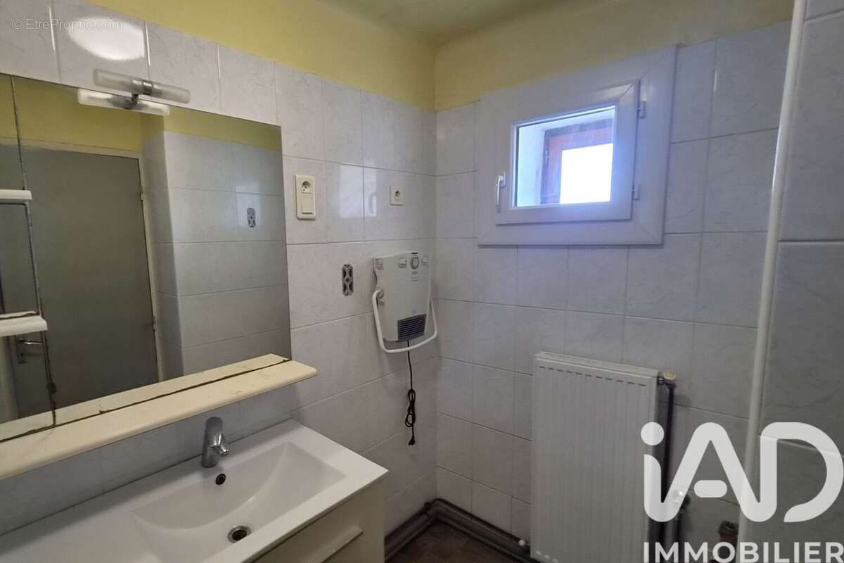 Maison 168 m² à Saint-Etienne-Des-Sorts  - photo 8