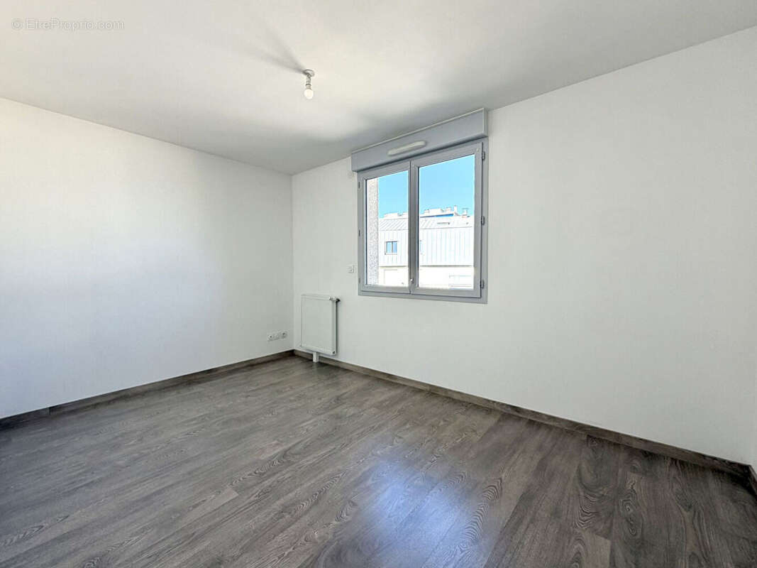 À vendre - Superbe T2 de 43 m² - Quartier La Terrasse, Saint-Étienne - photo 4